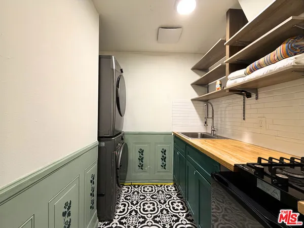 a view of a street with a building