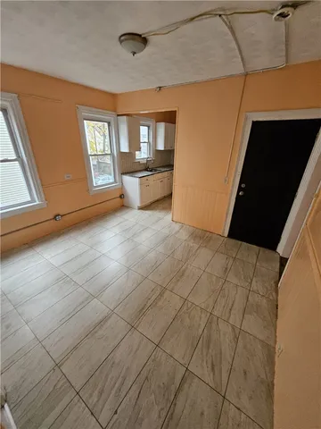 $2,000 | 38 Atlantic Avenue, Unit 2, Providence, RI 02907