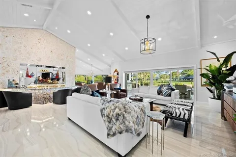 $1,975,000 | 6266 Southeast Oakmont Place, Stuart, FL 34997