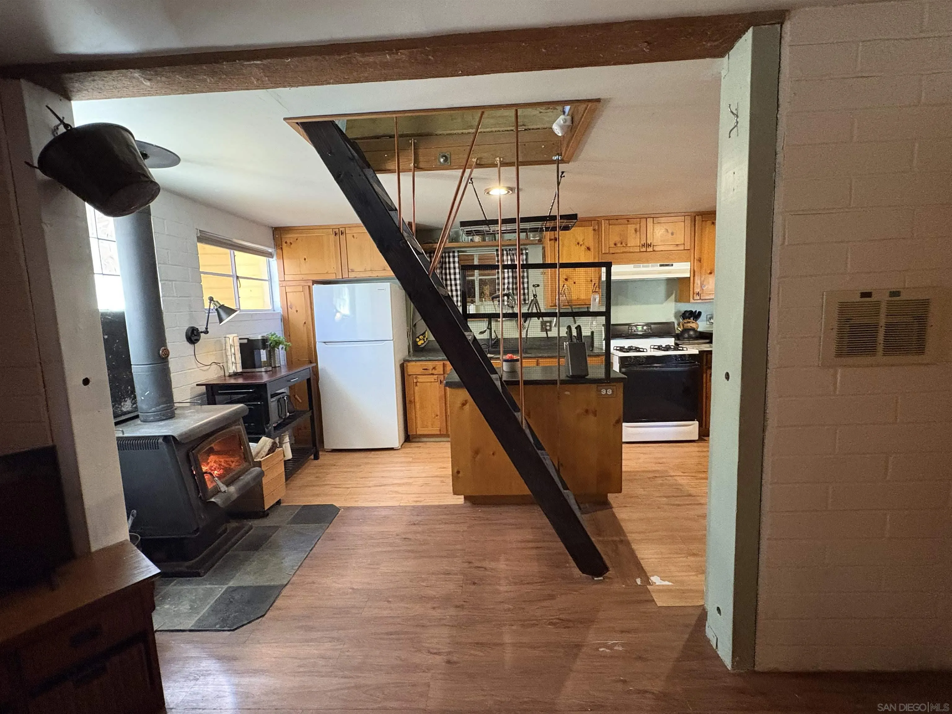 22188 Crestline Road Palomar Mountain, CA 92060 - Photo 33 of 69 a view of entryway and hall
