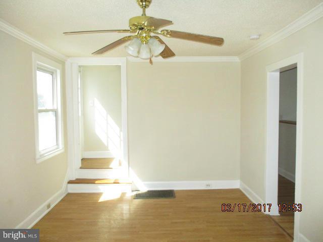 136 Osborn Road Aberdeen, MD 21001 - Photo 2 of 7 Living Room