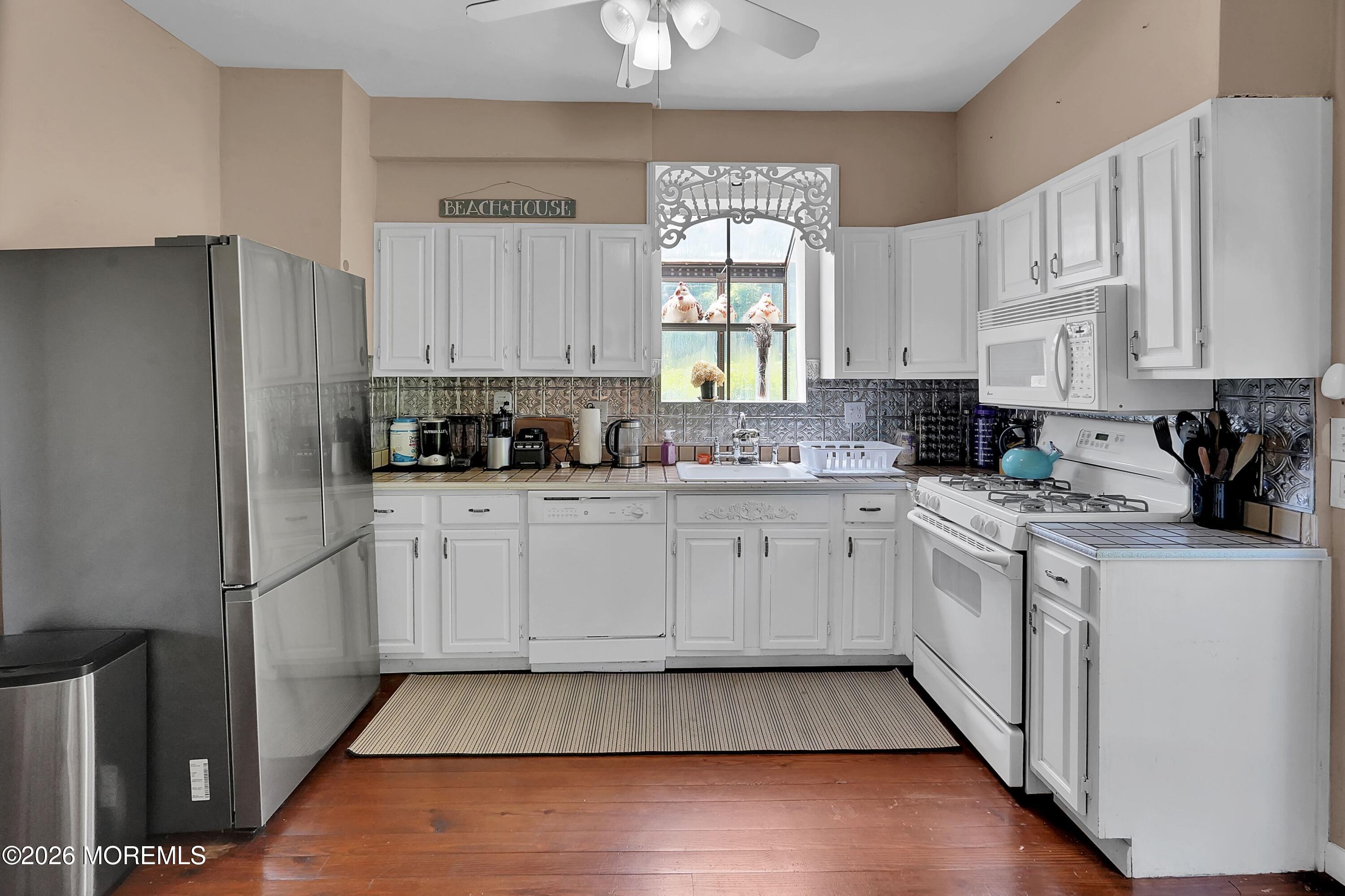 75 Portland Road Highlands, NJ 07732 - Photo 20 of 29 75 Portland Kitchen 3