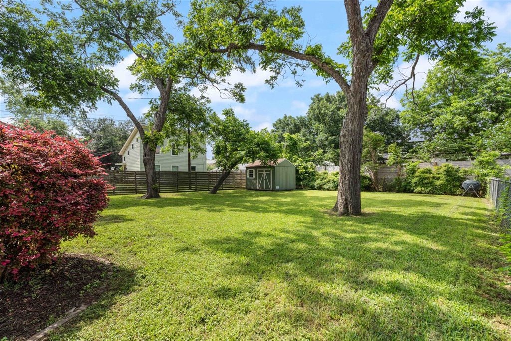 1205 Ruth Avenue Austin, TX 78757 - Photo 24 of 30