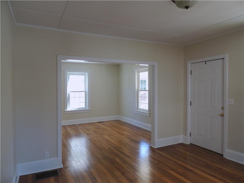 565 Fairmount Street Woonsocket, RI 02895 - Photo 7 of 24 Living Room.