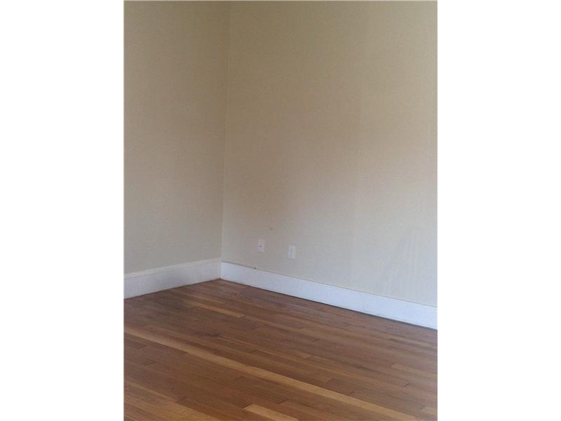 565 Fairmount Street Woonsocket, RI 02895 - Photo 8 of 24 Living Room.