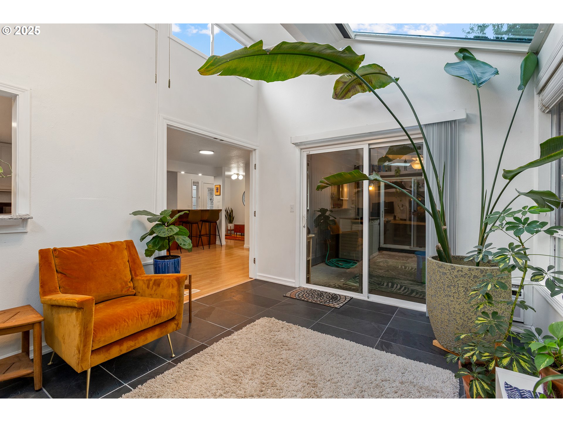8405 Southwest Lori Way Beaverton, OR 97007 - Photo 23 of 48 a living room with furniture