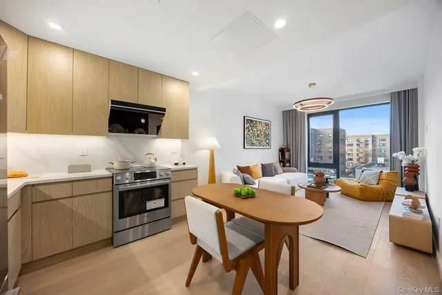 $689,000 | 35-30 146th Street, Unit 401 | Murray Hill - Flushing