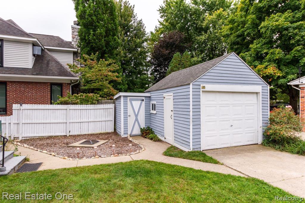 825 North Pine Street Rochester, MI 48307 - Photo 27 of 39 Gallery Image 27