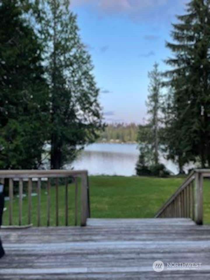 427 West Shore Loop Road Snohomish, WA 98290 - Photo 3 of 5 a view of a yard and deck
