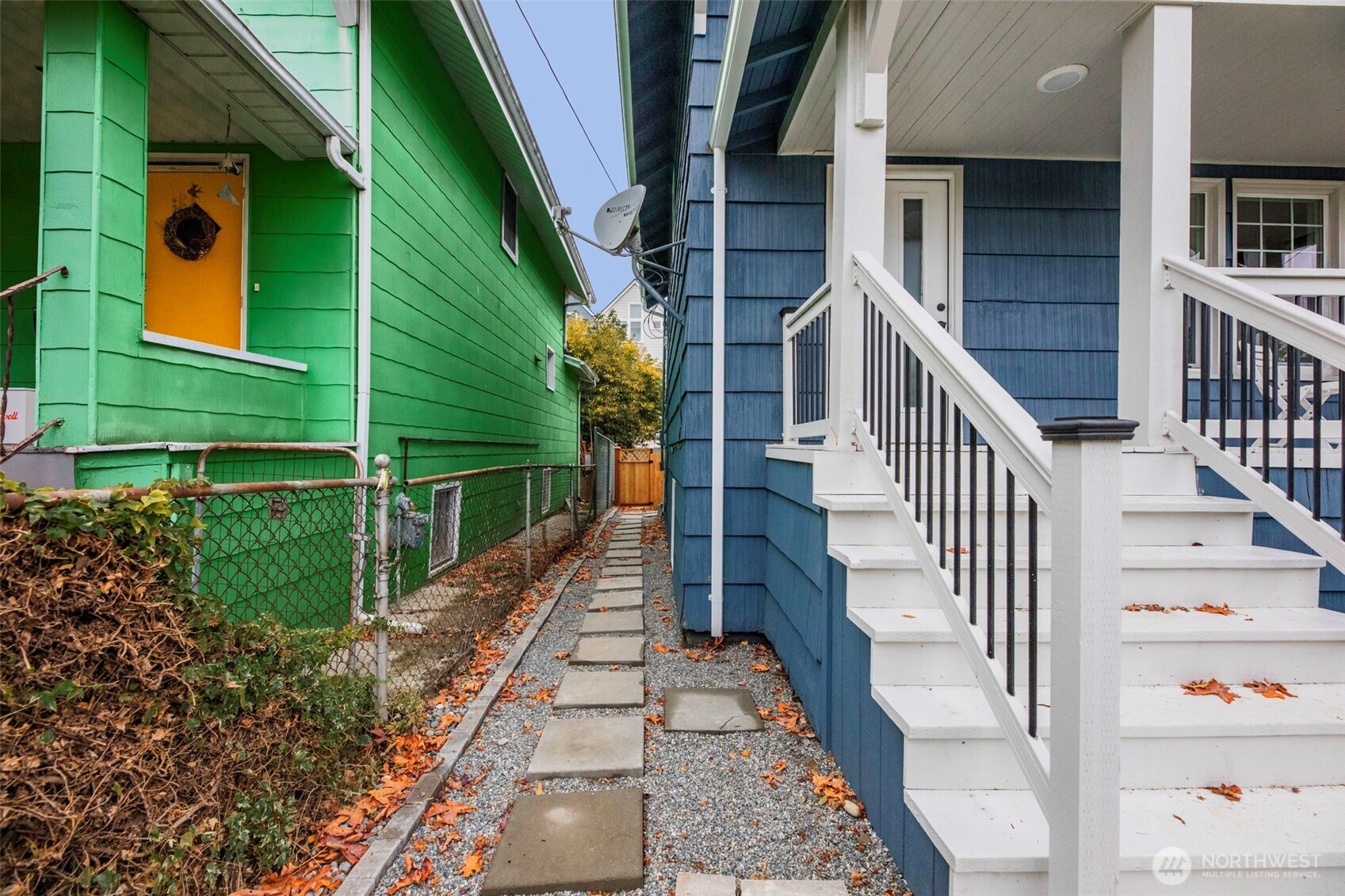 2813 15th Avenue South Seattle, WA 98144 - Photo 31 of 37 a view of a house with backyard