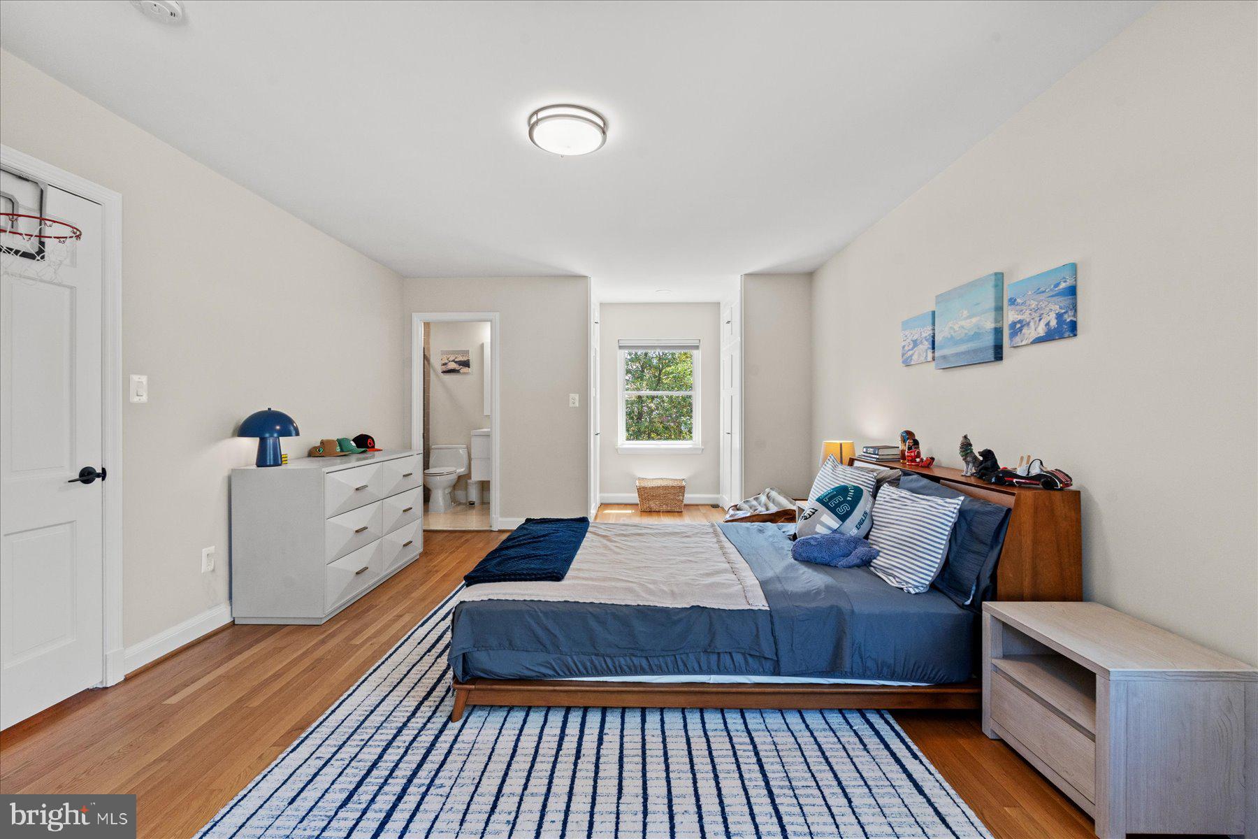 5612 Overlea Road Bethesda, MD 20816 - Photo 36 of 55 With closets and en suite bath