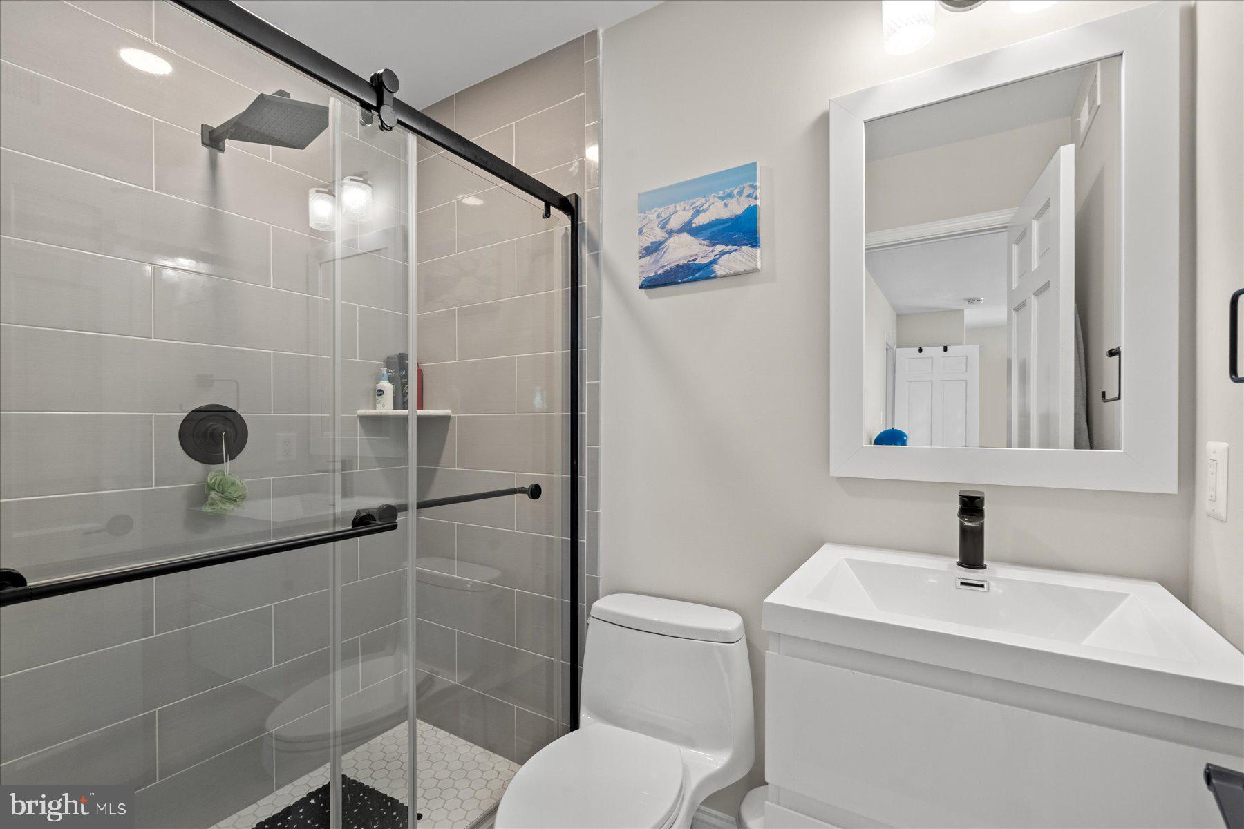 5612 Overlea Road Bethesda, MD 20816 - Photo 37 of 55 Updated en suite bath