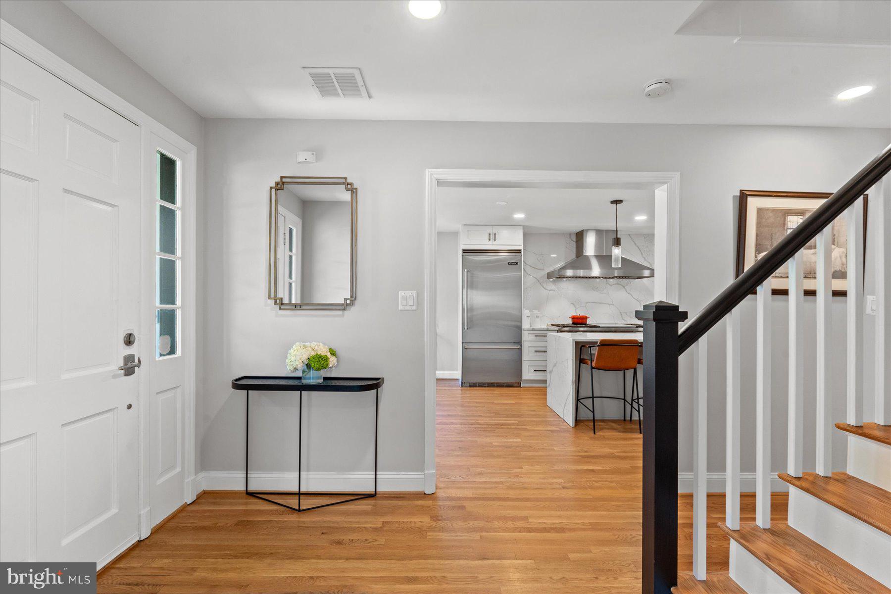 5612 Overlea Road Bethesda, MD 20816 - Photo 4 of 55 Perfect for greeting your guests