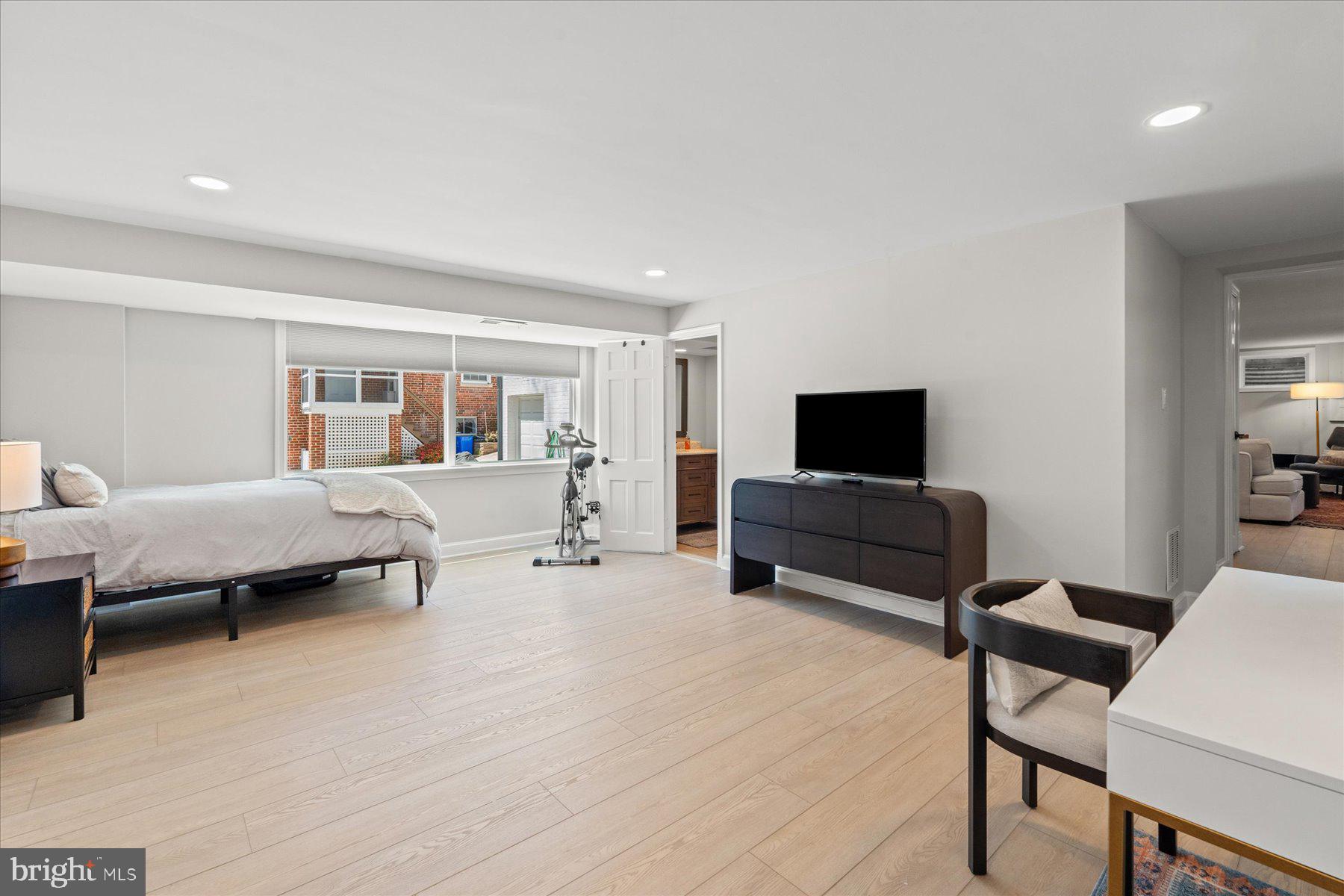 5612 Overlea Road Bethesda, MD 20816 - Photo 43 of 55 Spacious