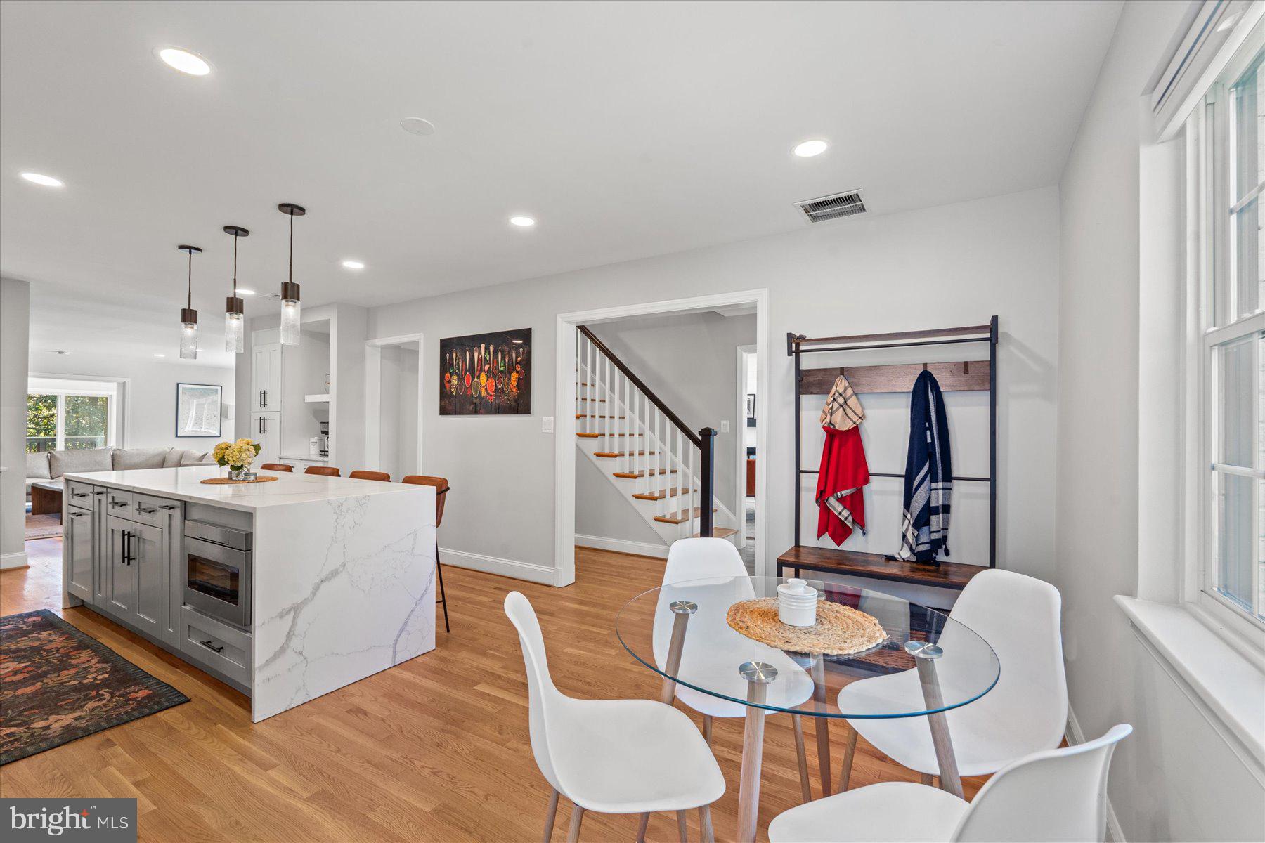 5612 Overlea Road Bethesda, MD 20816 - Photo 7 of 55 Enjoy breakfast