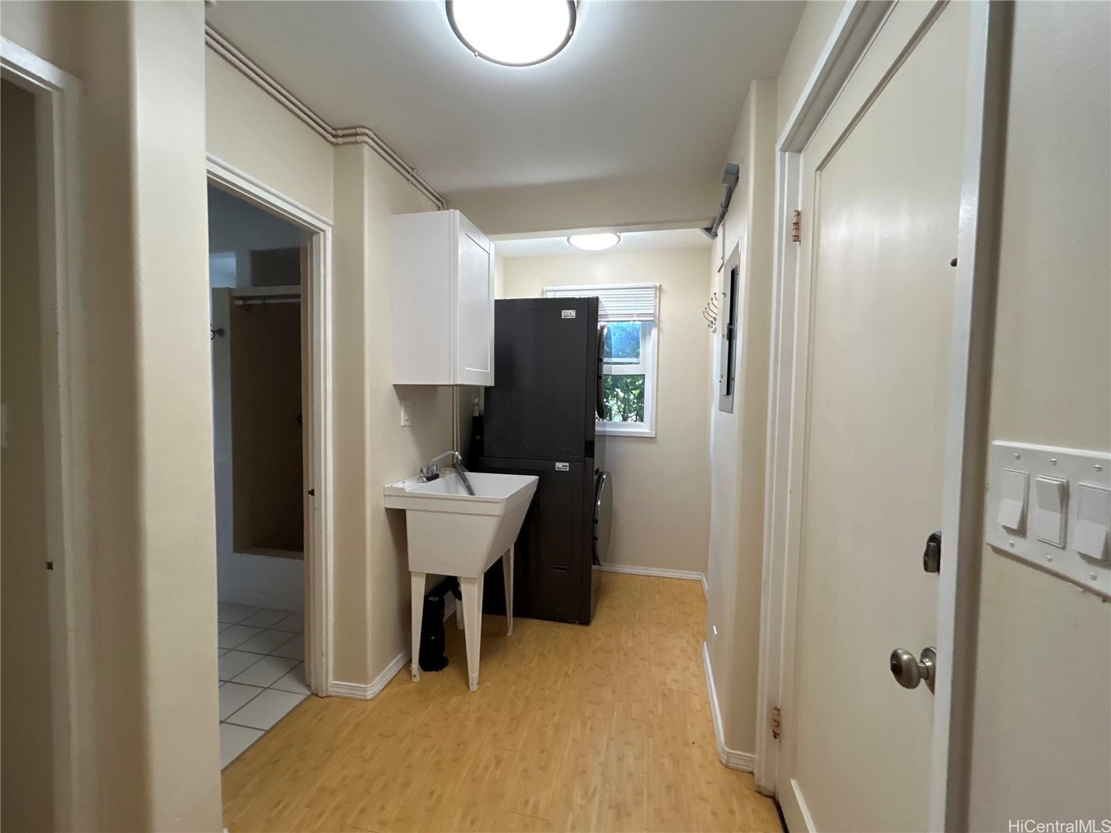 320 Hao Street Honolulu, HI 96821 - Photo 15 of 15 a view of a hallway with workspace