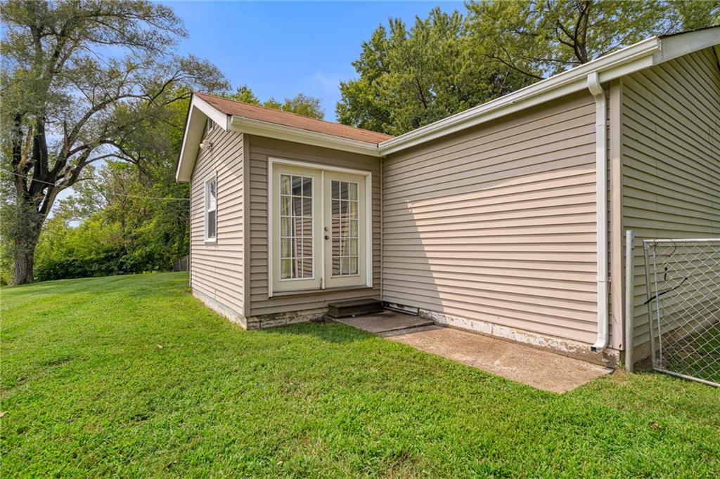 355 North 81st Terrace Kansas City, KS 66112 - Photo 18 of 28