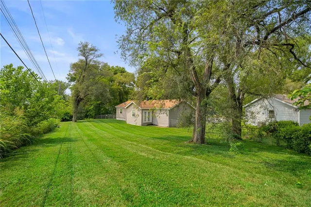 $190,000 | 355 North 81st Terrace, Kansas City, KS 66112