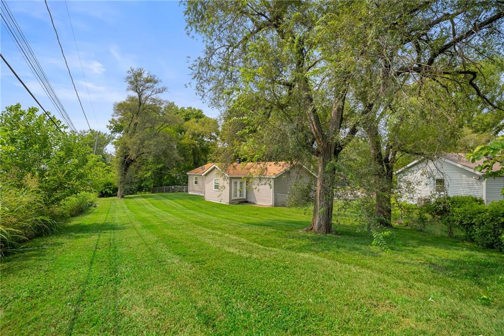 355 North 81st Terrace Kansas City, KS 66112 - Photo 19 of 28