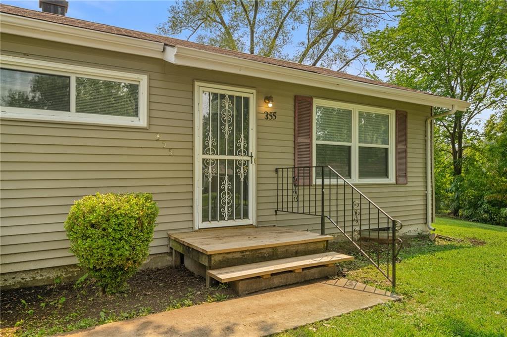 355 North 81st Terrace Kansas City, KS 66112 - Photo 2 of 28