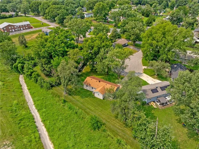 $190,000 | 355 North 81st Terrace, Kansas City, KS 66112