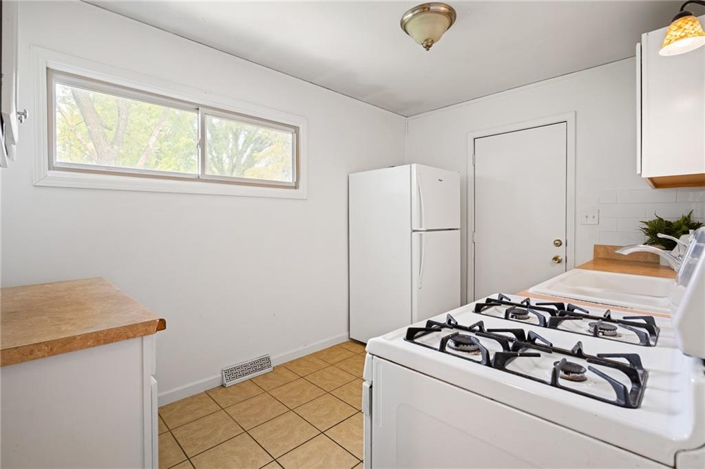 355 North 81st Terrace Kansas City, KS 66112 - Photo 8 of 28