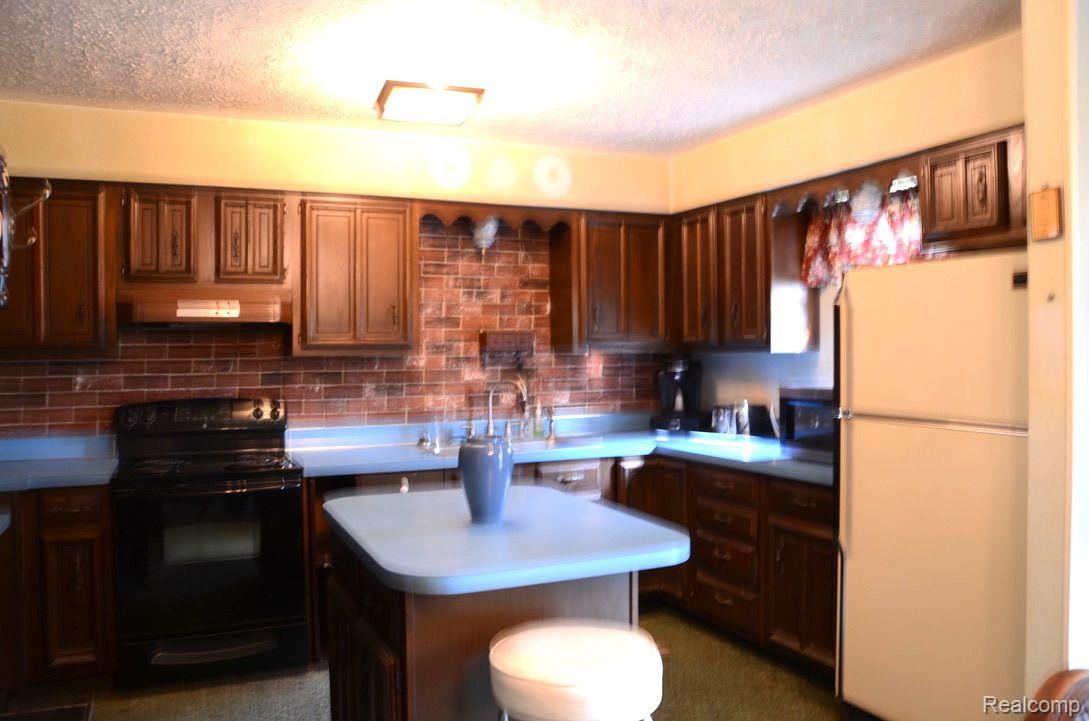 4789 Spears Road Pinckney, MI 48169 - Photo 8 of 47 Gallery Image 8
