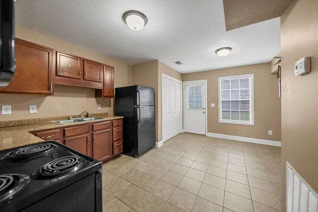 $975 | 2296 McCormick Lane, Unit E, Clarksville, TN 37040