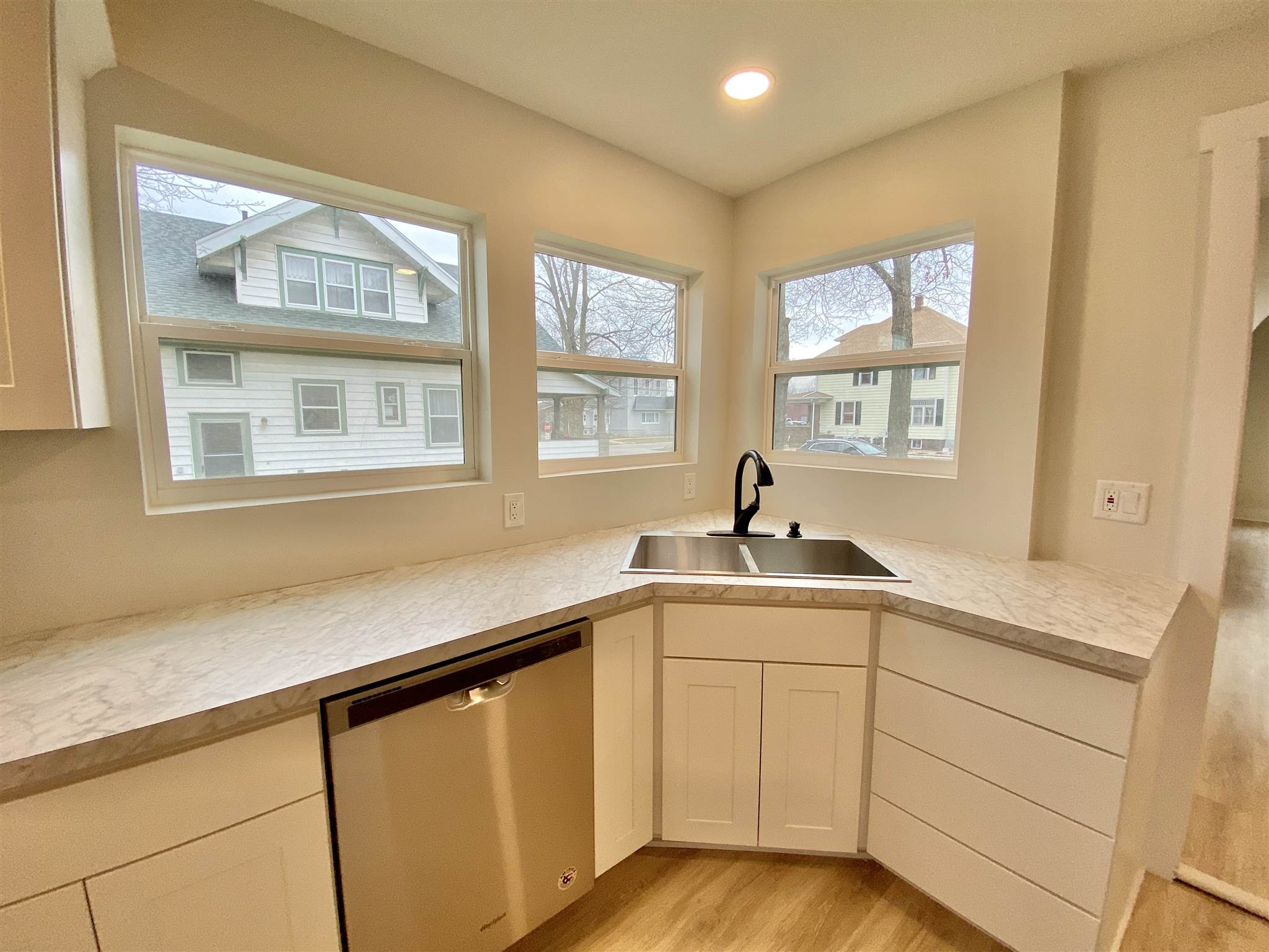 608 Jefferson Street Rochester, IN 46975 - Photo 10 of 16