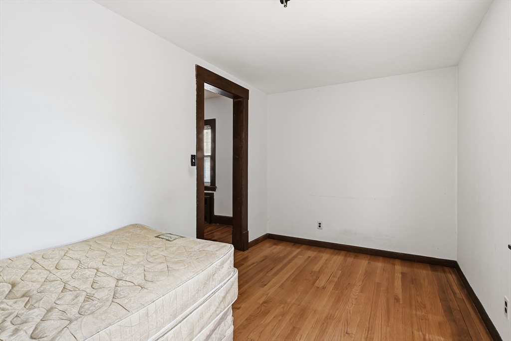 400 Nottingham Street Springfield, MA 01104 - Photo 17 of 26