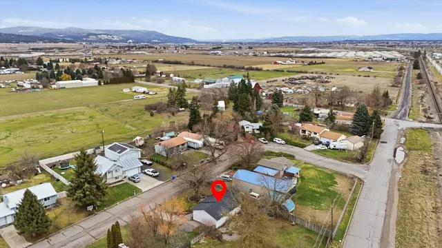 $359,000 | 26914 East Sanson Avenue, Newman Lake, WA 99025