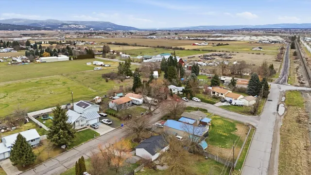 $359,000 | 26914 East Sanson Avenue, Newman Lake, WA 99025