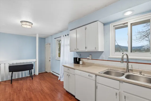 $359,000 | 26914 East Sanson Avenue, Newman Lake, WA 99025