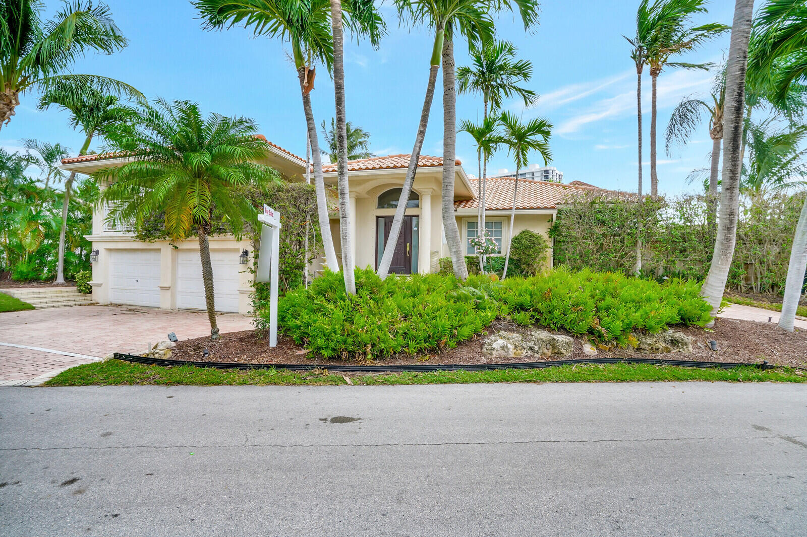 290 East Fern Drive Boca Raton, FL 33432 - Photo 2 of 51 Front Exterior