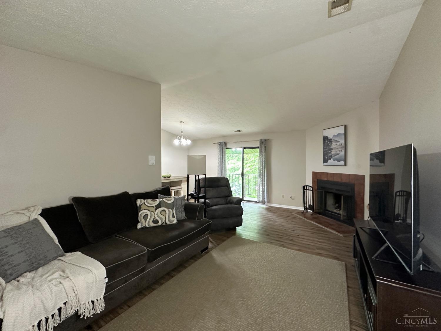 537 Davis Road, Unit 10 Cincinnati, OH 45255 - Photo 20 of 35 Gallery Image 20