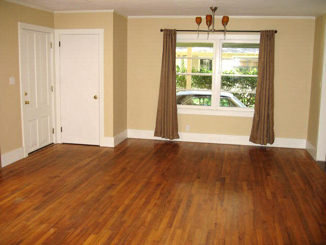 208 North Ingleside Street Fairhope, AL 36532 - Photo 7 of 17 Dining Area