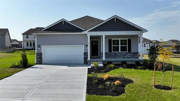 $385,990 | 206 Lake Meadows Drive, Smithville, MO 64089