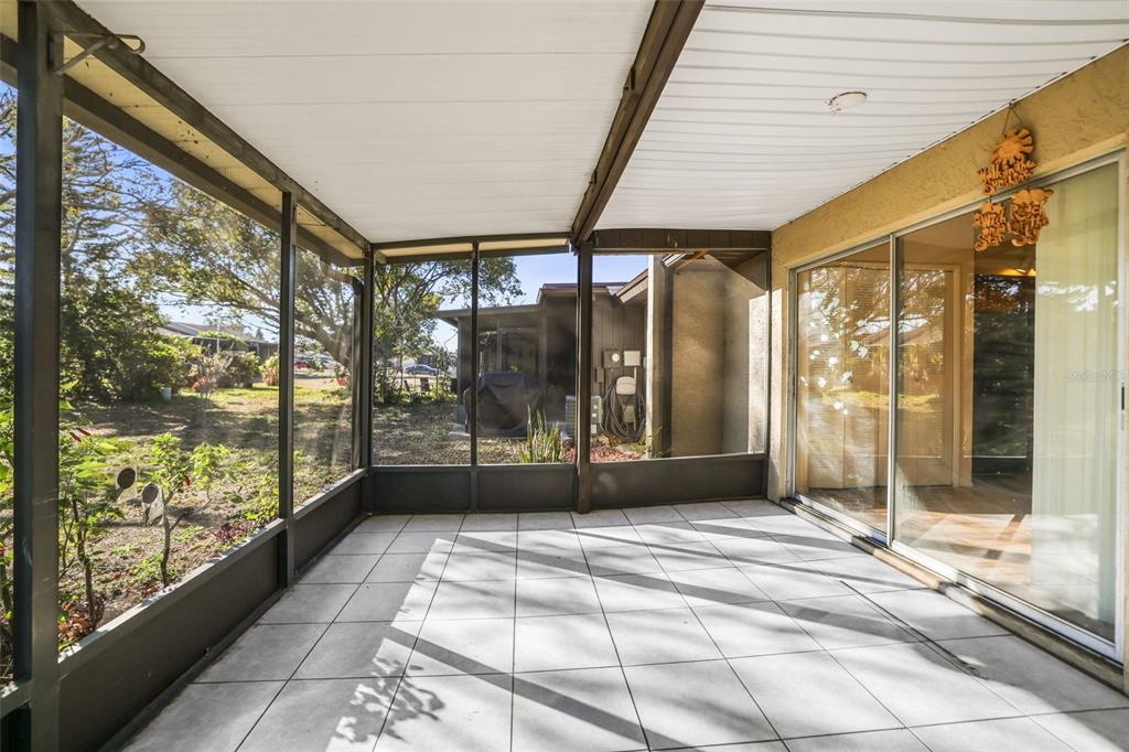 10049 88th Way Seminole, FL 33777 - Photo 18 of 23