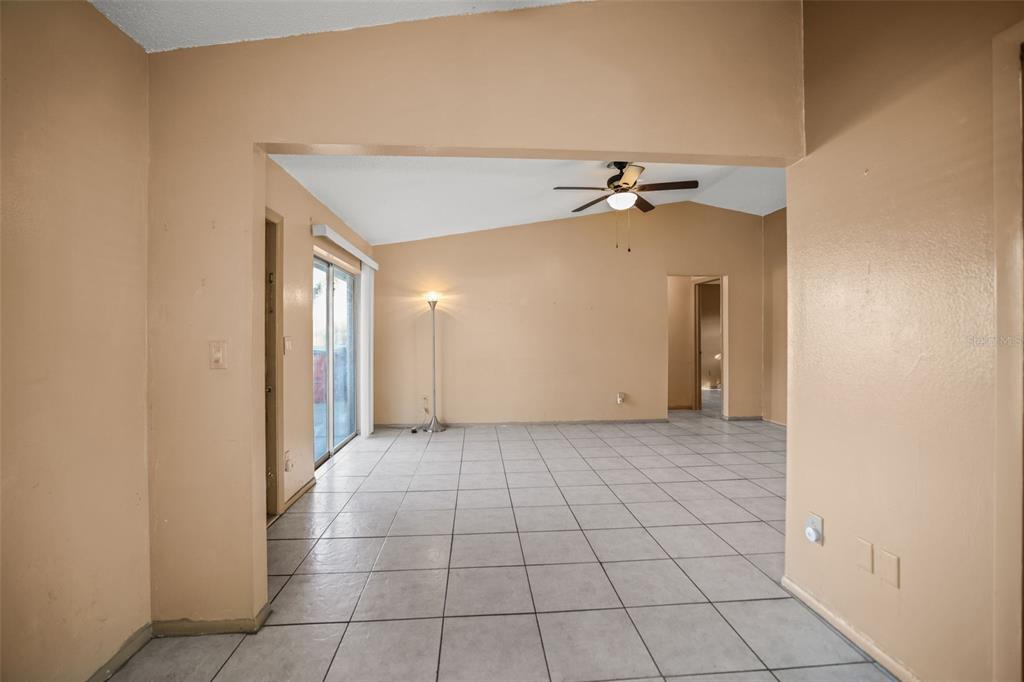 10049 88th Way Seminole, FL 33777 - Photo 4 of 23