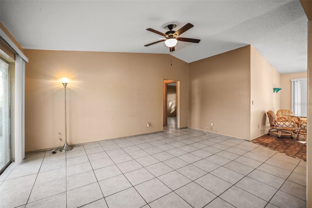 10049 88th Way Seminole, FL 33777 - Photo 6 of 23