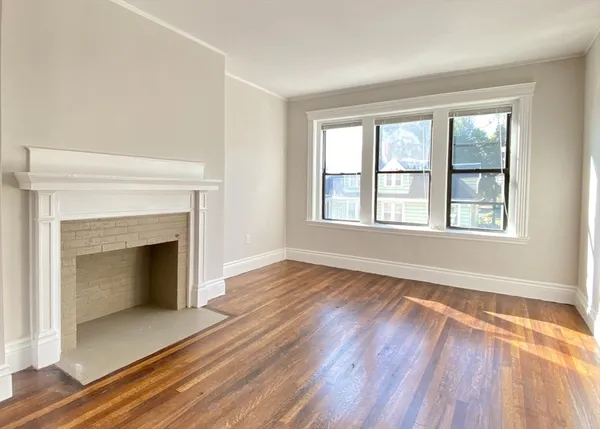 $4,200 | 44 Waverly Street, Unit 4, Boston, MA 02119
