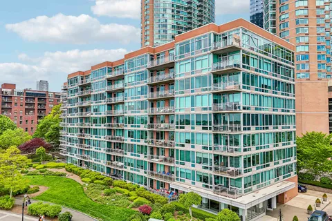 $699,000 | 25 Hudson Street, Unit 111, Jersey City, NJ 07302