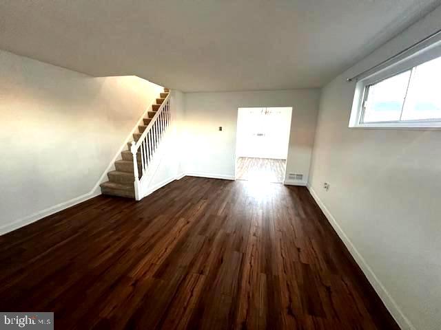1914 Inverton Road Dundalk, MD 21222 - Photo 4 of 31 LIVING ROOM