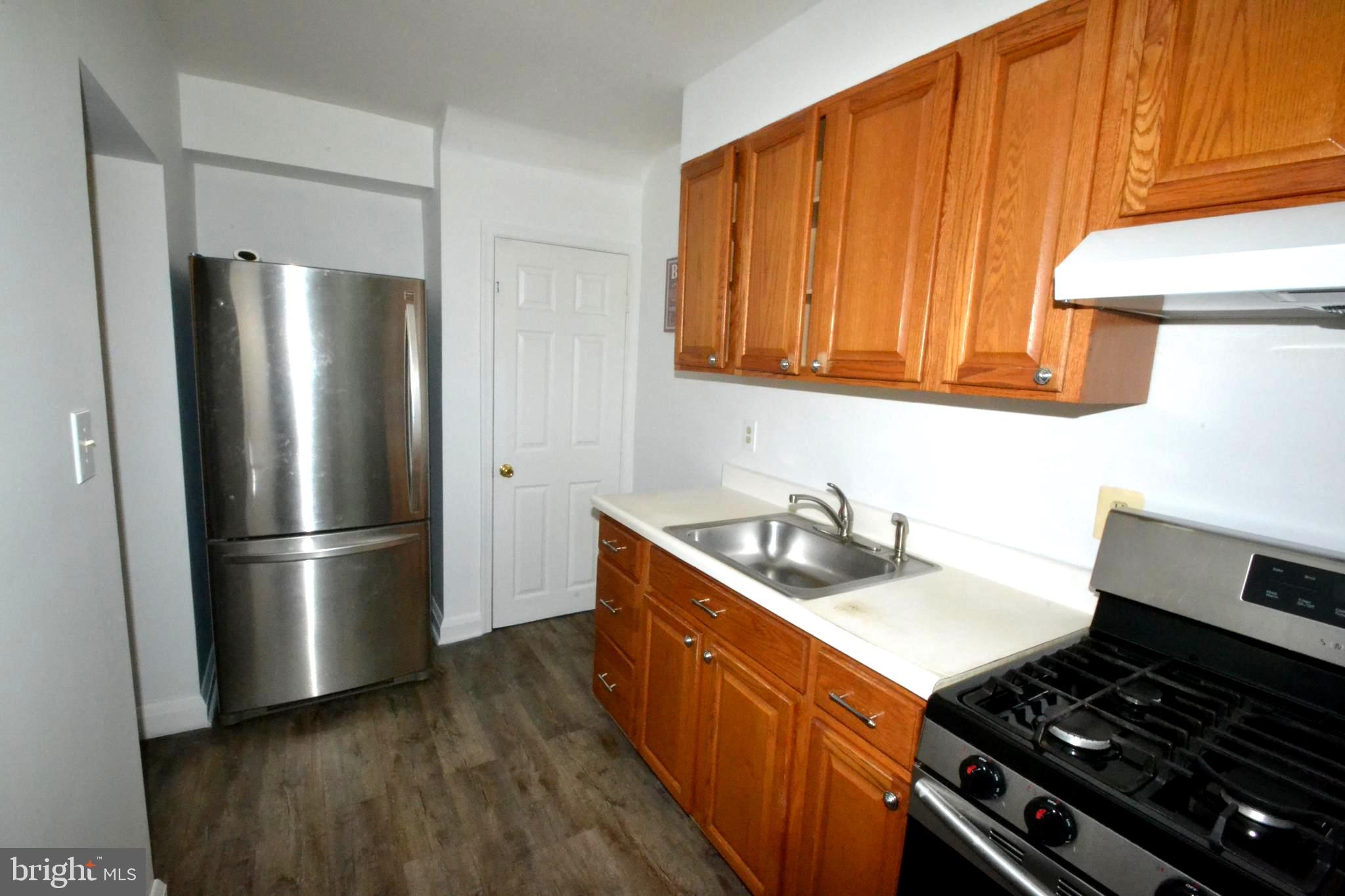 1914 Inverton Road Dundalk, MD 21222 - Photo 7 of 31 KITCHEN