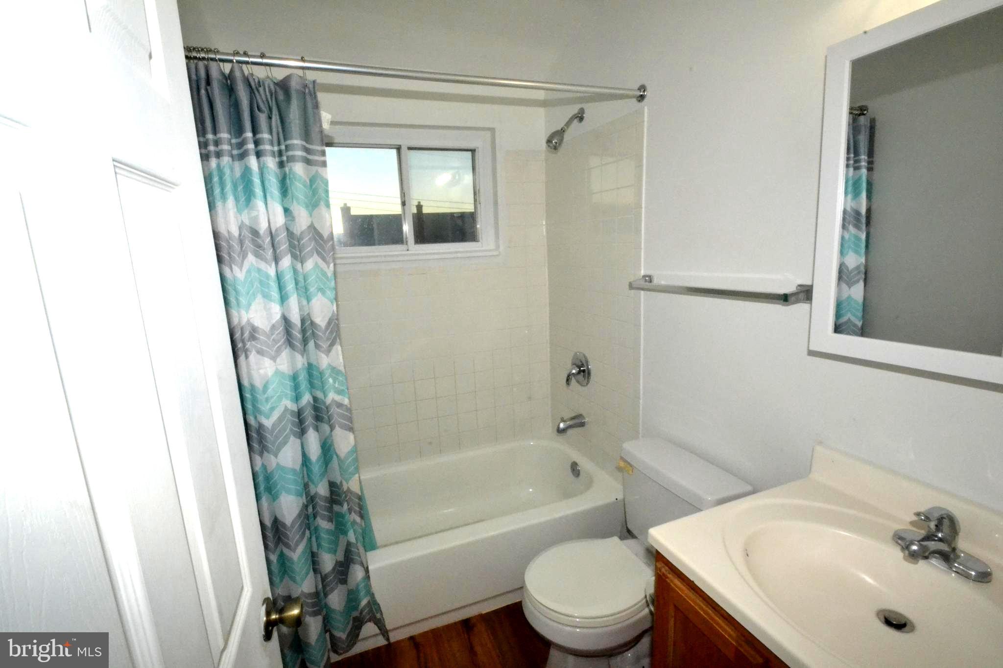 1914 Inverton Road Dundalk, MD 21222 - Photo 10 of 31 BATHROOM 1