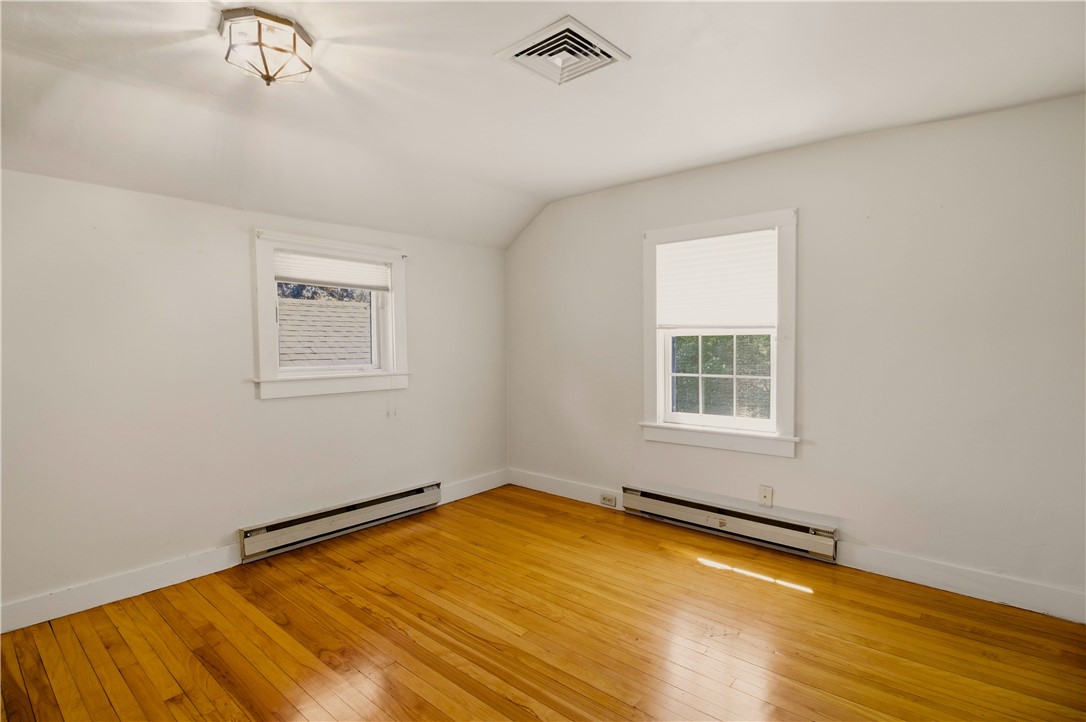 1861 East Main Road Portsmouth, RI 02871 - Photo 22 of 35 Bedroom 3