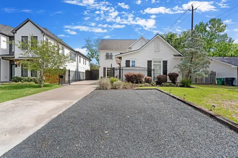 $1,250,000 | 930 West 43rd Street, Houston, TX 77018