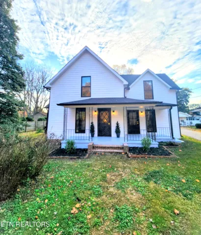 $549,900 | 1011 Court Street, Maryville, TN 37803