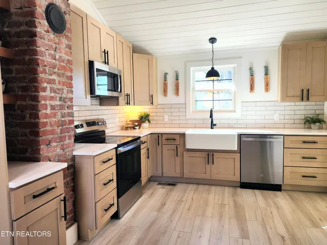 $549,900 | 1011 Court Street, Maryville, TN 37803