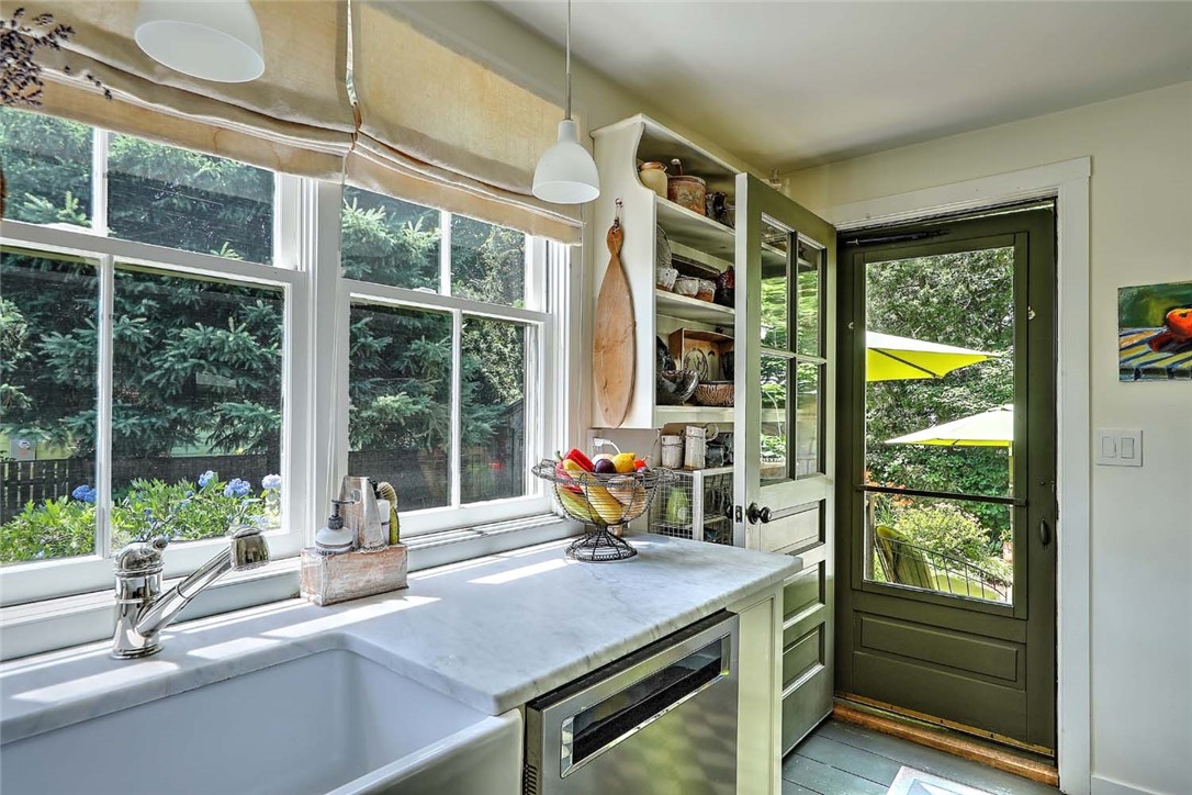 26 Bridge Street Warren, RI 02885 - Photo 16 of 42